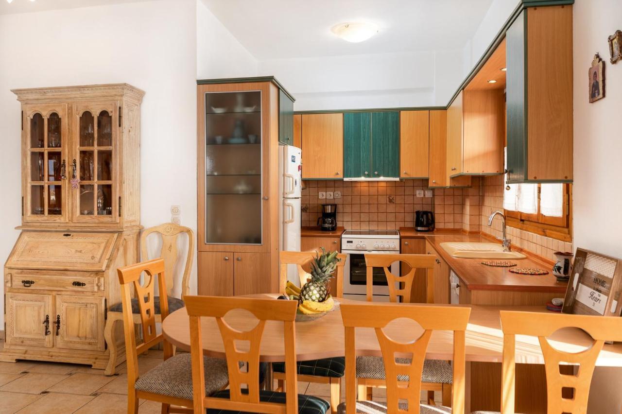 Villas Alexandros Kalamaki  Luaran gambar