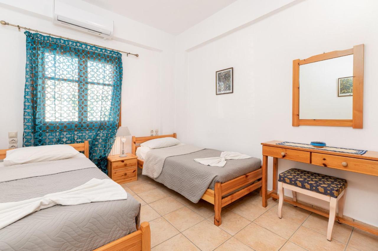 Villas Alexandros Kalamaki  Luaran gambar