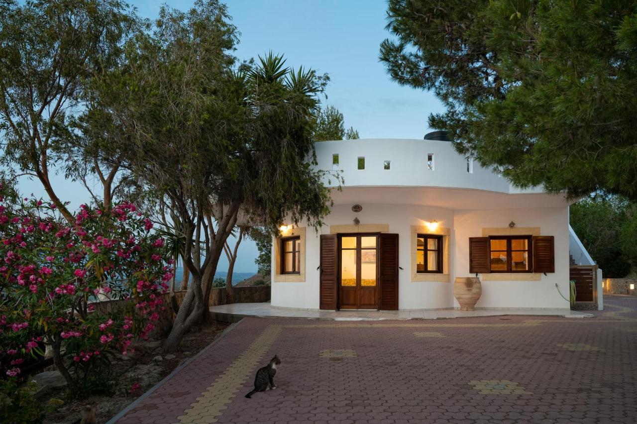 Villas Alexandros Kalamaki  Luaran gambar